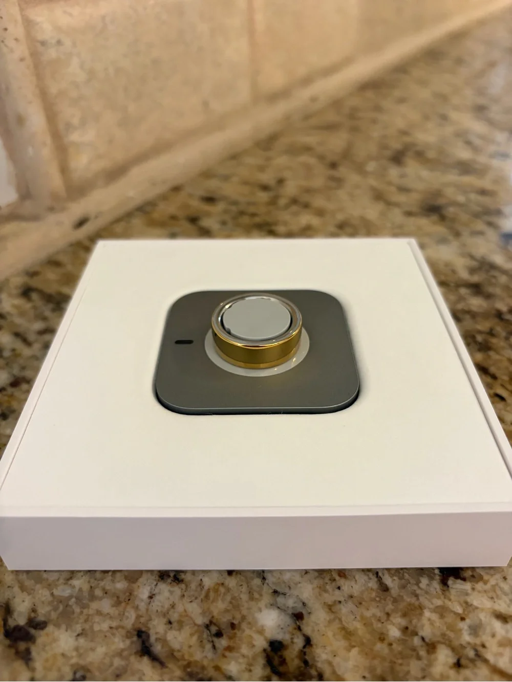 Brand New Oura Gen 4 - size 8